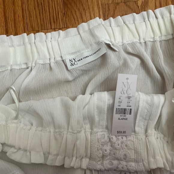 Women’s White Lace Detail Top - Picture 2 of 4